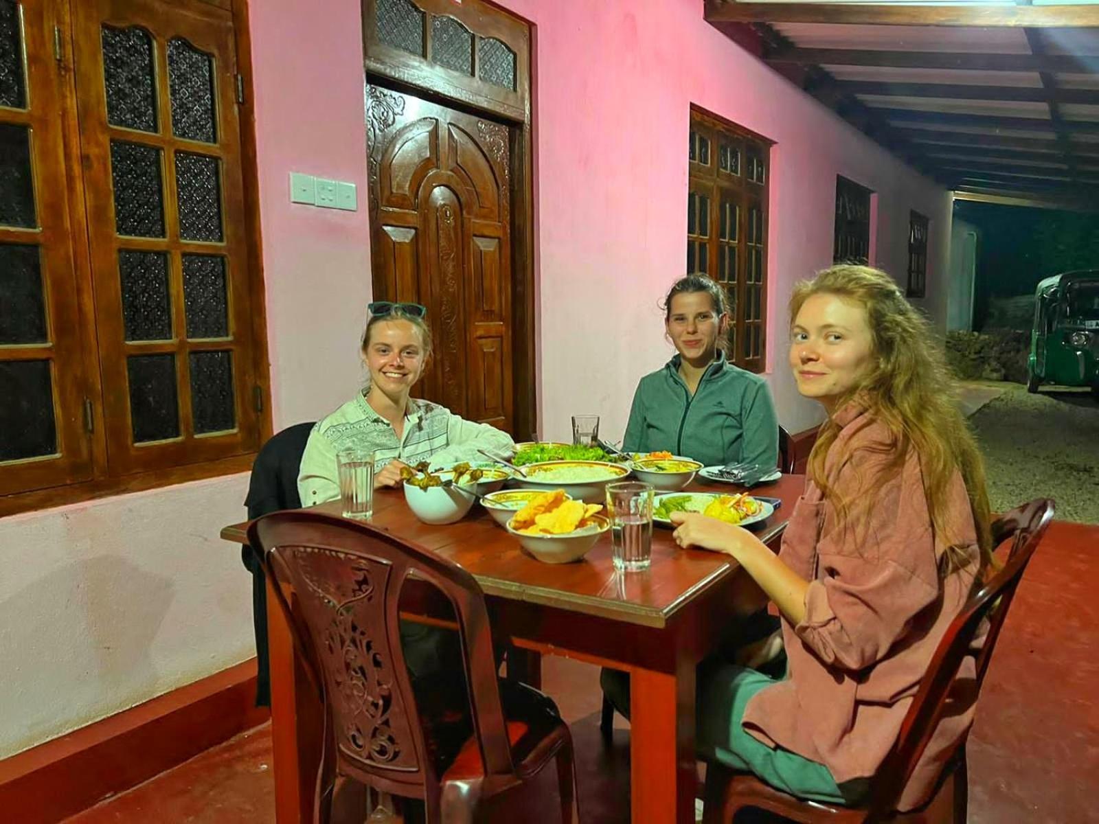Nine Arch Homestay เอลลา ภายนอก รูปภาพ